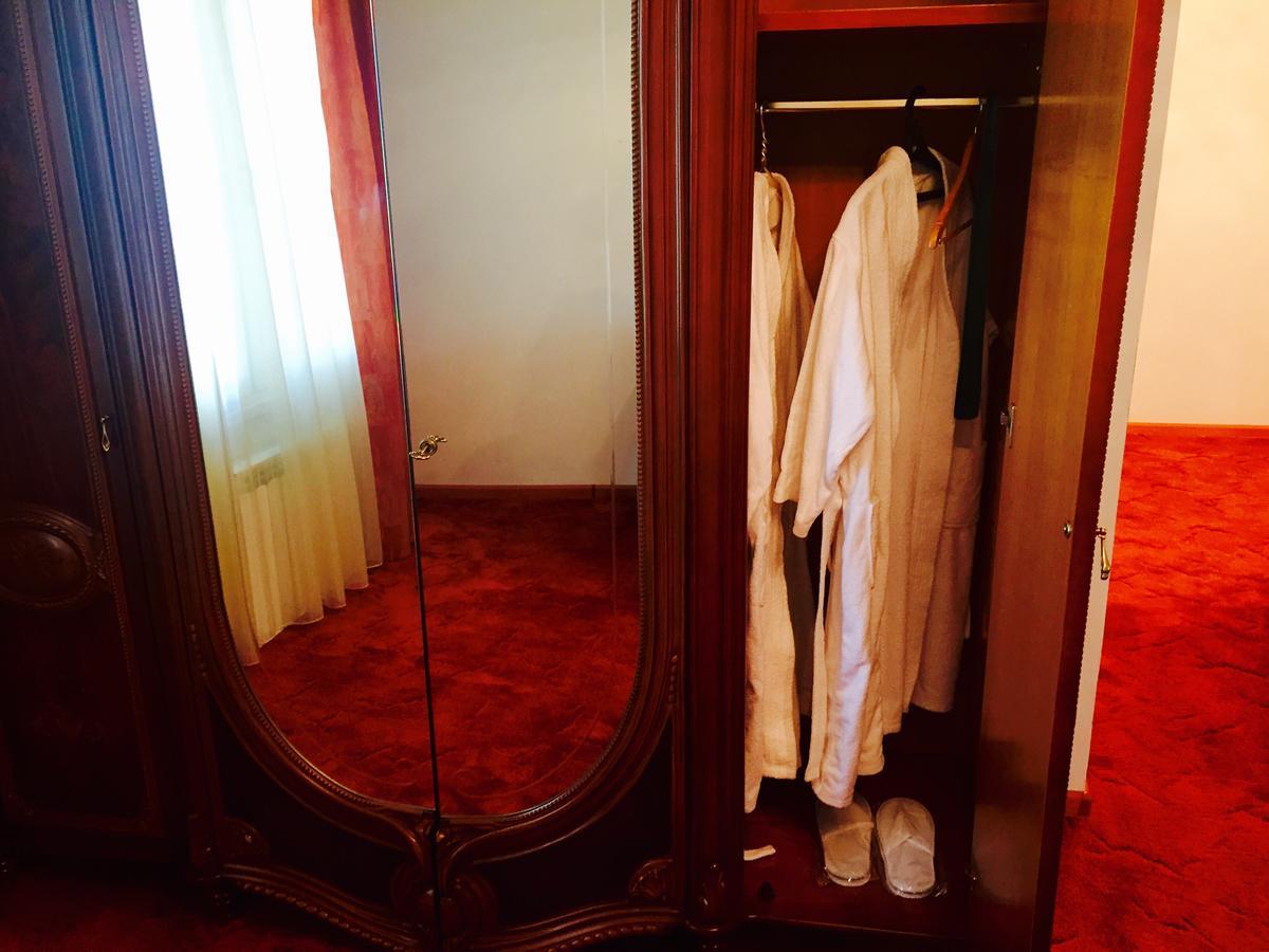 Hotel Ark Ms Taraz Εξωτερικό φωτογραφία