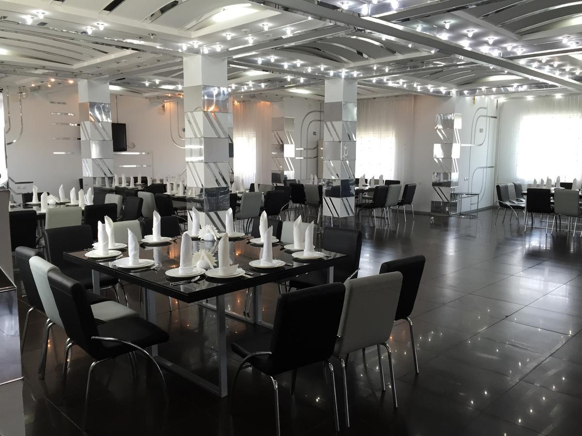 Hotel Ark Ms Taraz Εξωτερικό φωτογραφία
