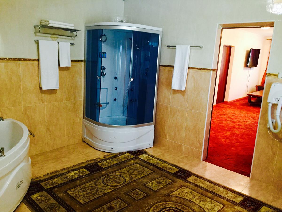 Hotel Ark Ms Taraz Εξωτερικό φωτογραφία