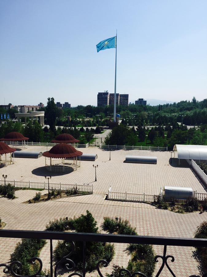 Hotel Ark Ms Taraz Εξωτερικό φωτογραφία