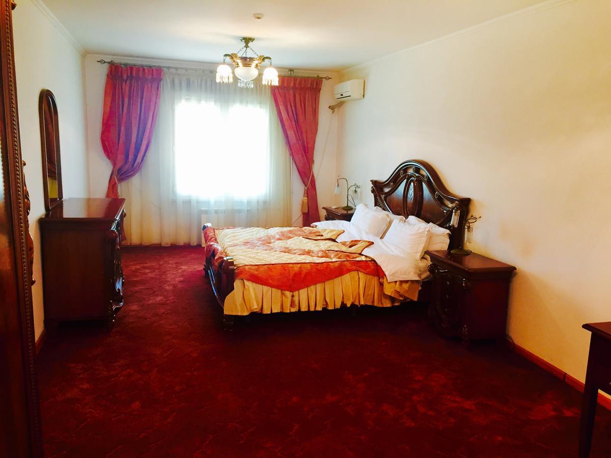 Hotel Ark Ms Taraz Εξωτερικό φωτογραφία