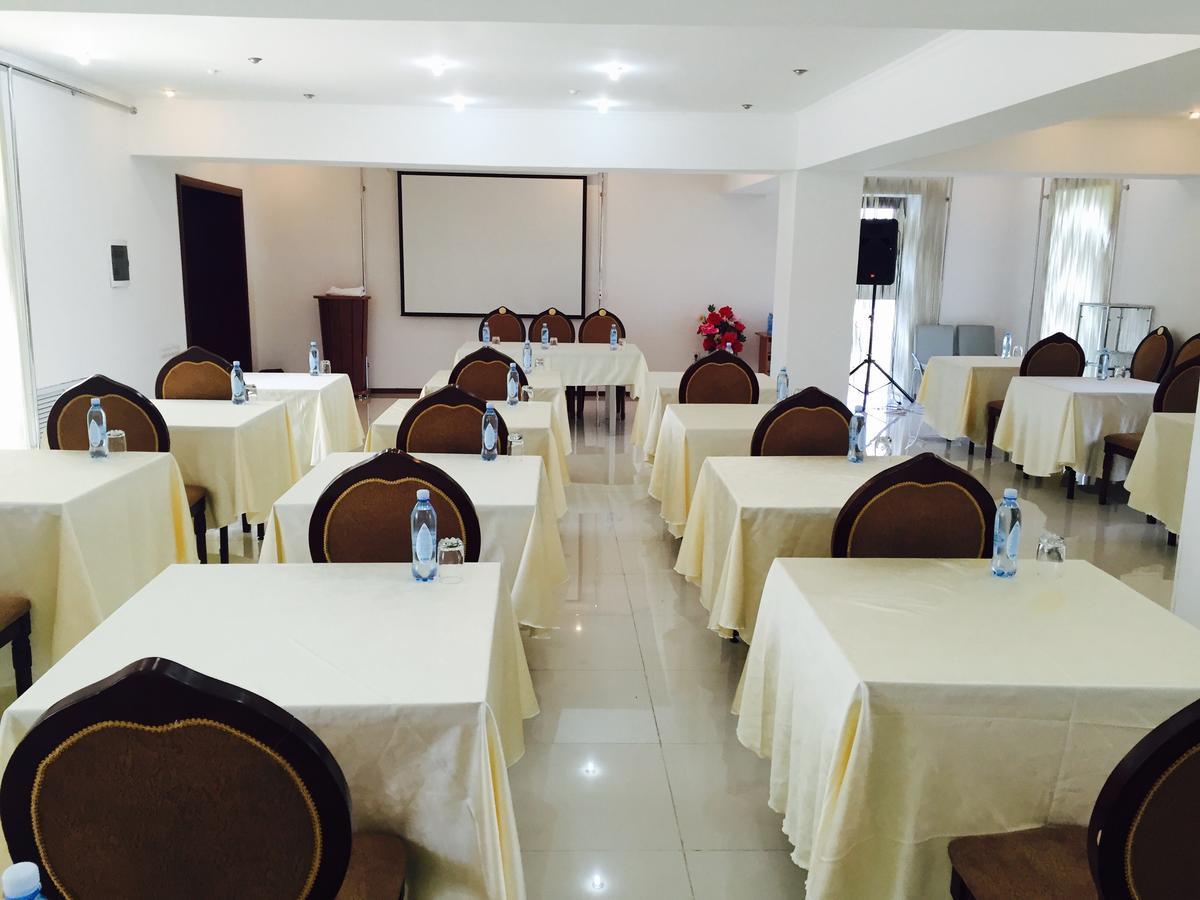 Hotel Ark Ms Taraz Εξωτερικό φωτογραφία