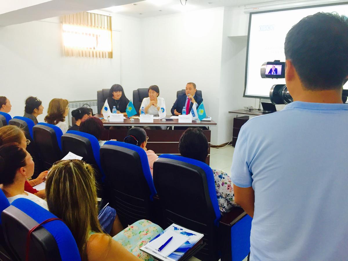 Hotel Ark Ms Taraz Εξωτερικό φωτογραφία