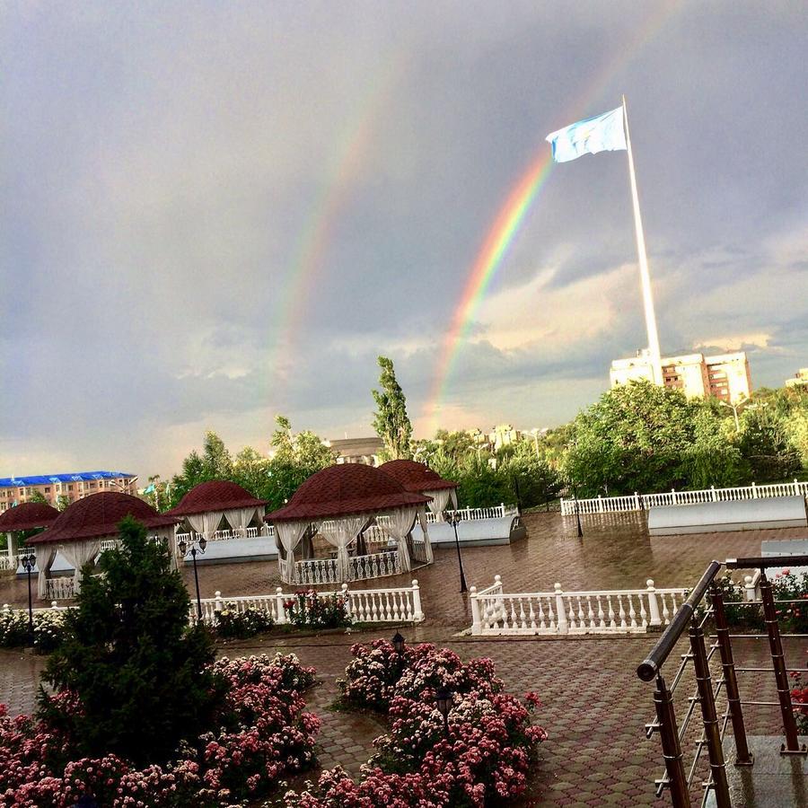 Hotel Ark Ms Taraz Εξωτερικό φωτογραφία